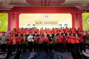 Hadiri Pelantikan Pengurus MABT Indonesia, Gubernur Ria Norsan Canangkan Pembangunan Rumah Adat Tionghoa di Kalbar