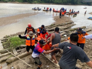 Dua Korban Tenggelam di Sungai Kapuas Ditemukan Tim SAR Gabungan