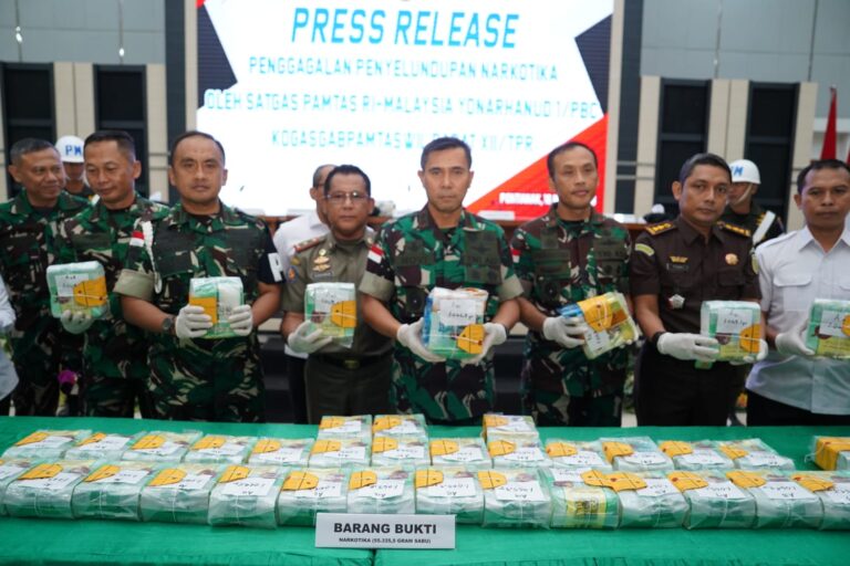 Satgas Pamtas Gagalkan Penyelundupan 55,297 Kg Sabu di Perbatasan Sambas