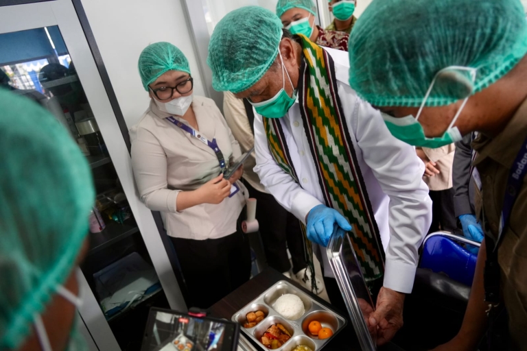 Menko Polkam Apresiasi Layanan Dapur MBG di Kalbar