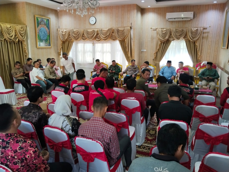 Bupati Sambas Silaturahmi dengan Serikat Buruh, Bahas Kesejahteraan Pekerja dan Masalah BPJS