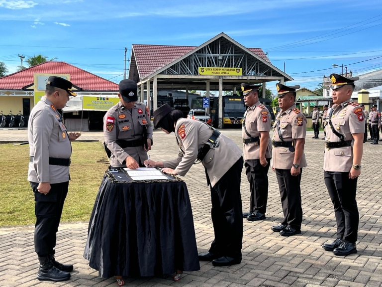 Mutasi di Polres Sambas, Kapolres Pimpin Sertijab 2 Kapolsek dan Pelantikan Kasat Lantas
