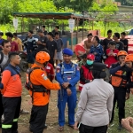 Seorang Pria Diduga Terjun dari Jembatan Kapuas I, Tim SAR Gabungan Lakukan Pencarian