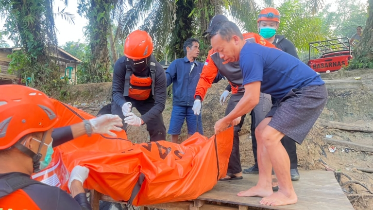 Tim SAR Gabungan Temukan Korban Diduga Tenggelam di Sungai Dusun Nahaya Landak