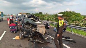 Mobil Anggota DPR Gus Hilman Alami Kecelakaan, Dua Staf Tewas