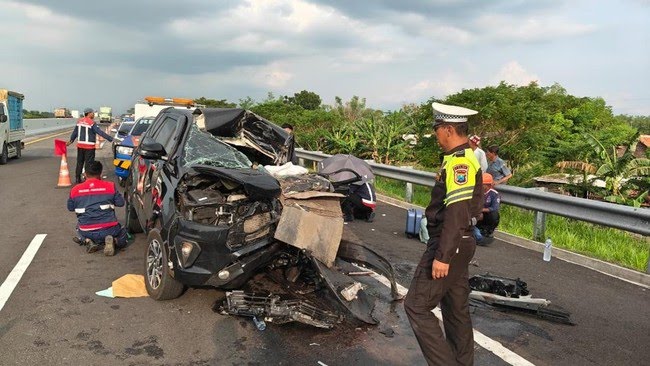 Mobil Anggota DPR Gus Hilman Alami Kecelakaan, Dua Staf Tewas