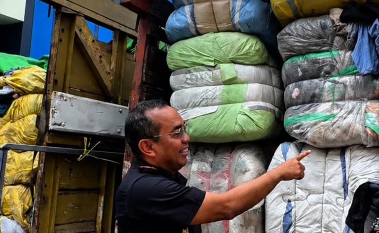 Ribuan Balepress Ilegal Senilai Rp16,48 Miliar Disita di Kalbar, Aparat Kejar Dalang Utama Penyelundupan