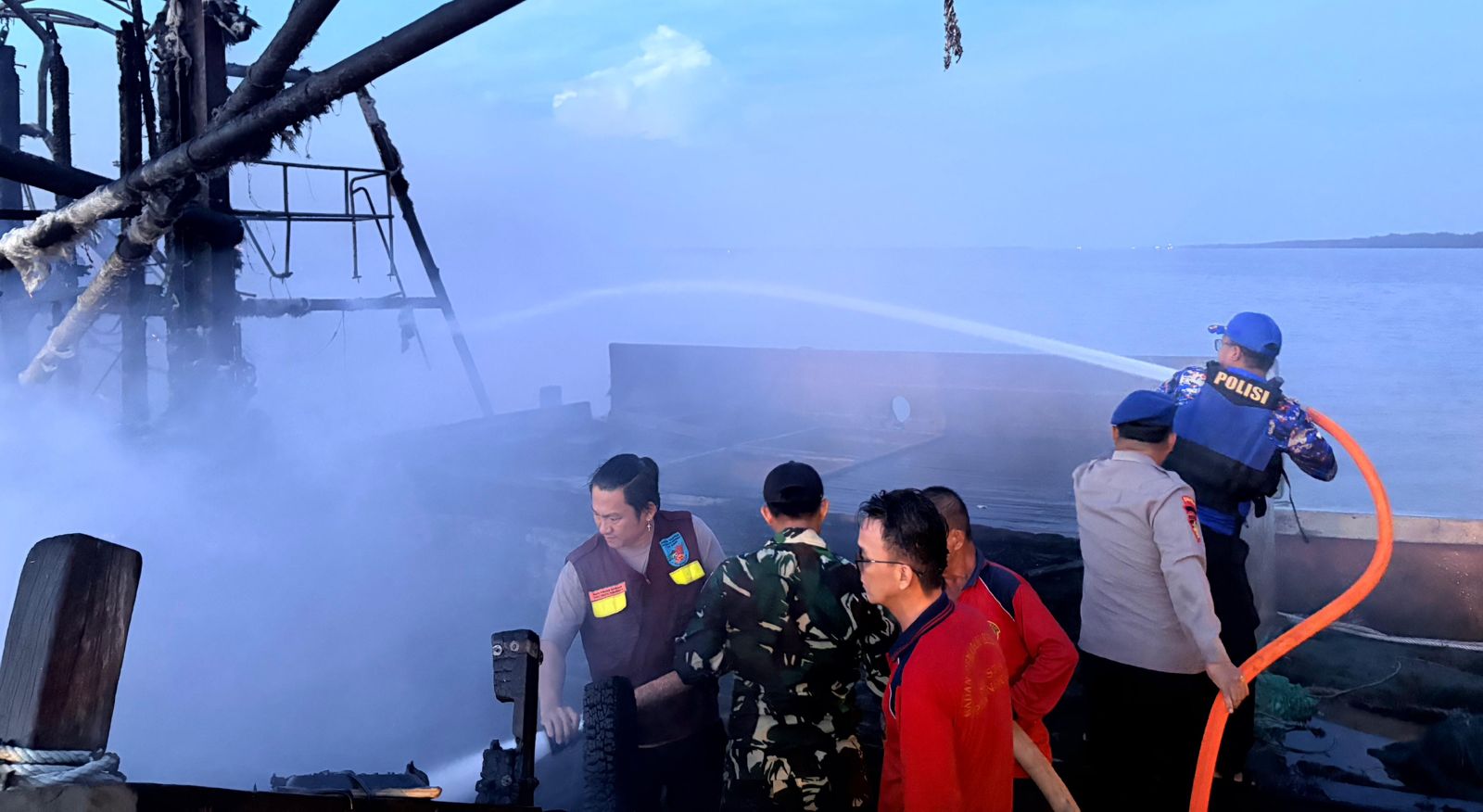 Kapal Nelayan Terbakar di Dermaga Penjajap, Kerugian Ditaksir Capai Rp800 Juta