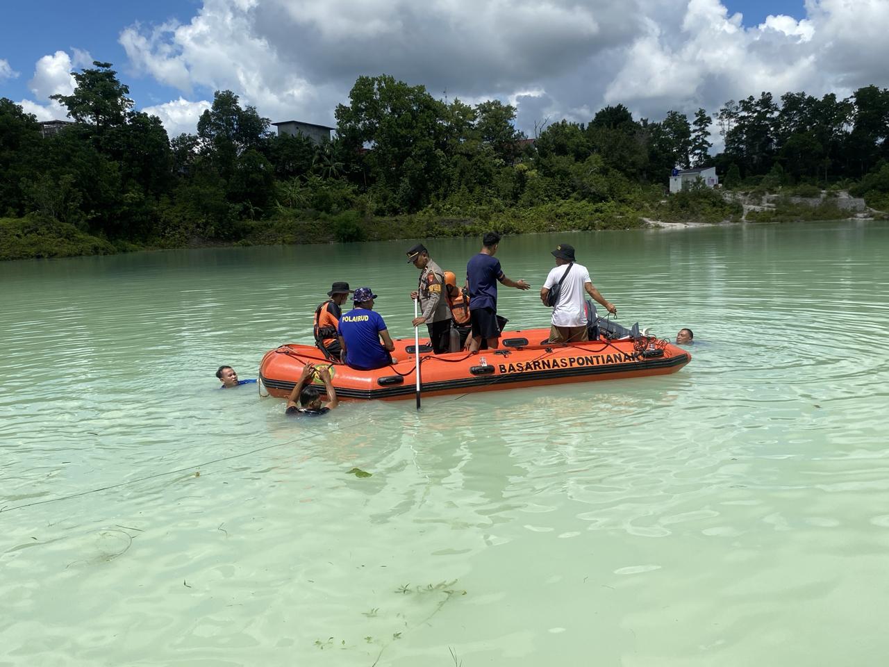 Tim SAR Gabungan Lakukan Pencarian Anak Tenggelam di Danau Biru Sintang