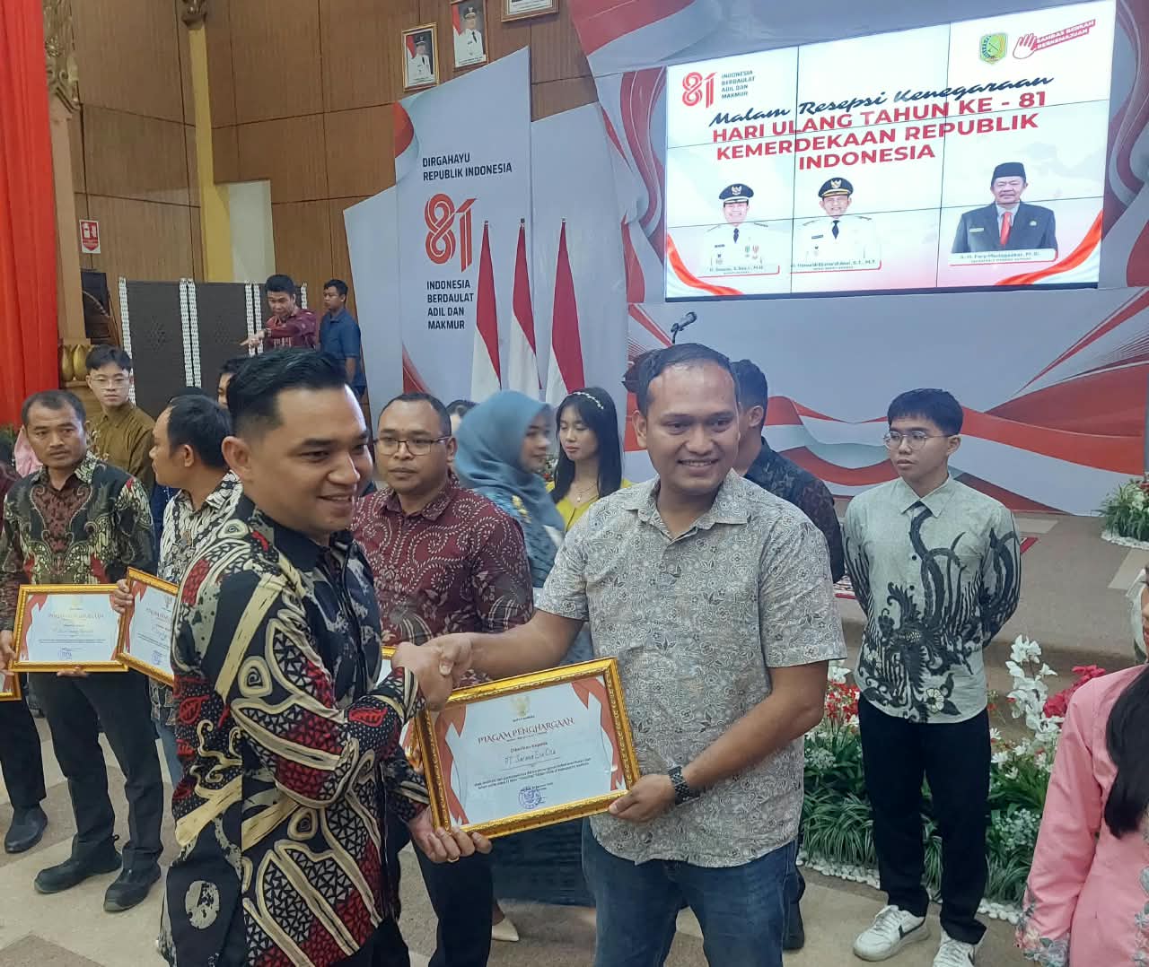 PT SEC Raih Penghargaan Bupati Sambas Atas Kontribusi Penanganan Karhutla
