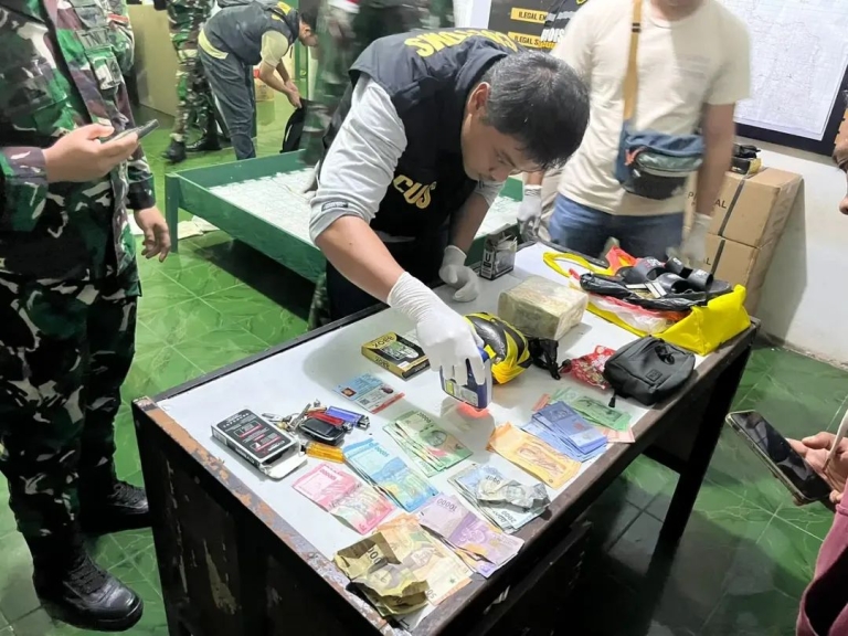 Satgas Pamtas Gagalkan Penyelundupan 1,9 Kg Sabu di Jalur Perbatasan Jagoi Babang