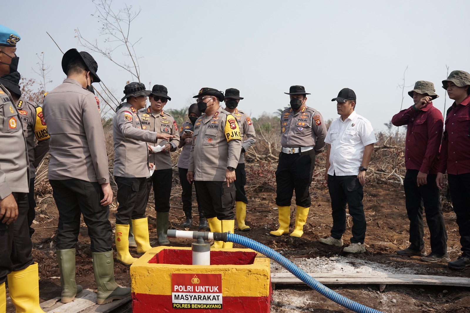 Kapolres Bengkayang Terima Kunjungan Kapolda Kalbar di Sungai Duri, Sumur Bor hingga Posko Karhutla Dicek