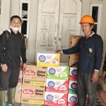 Dukung Perjuangan Tim Pemadam Karhutla, Mitra SPPG Sungai Baru Salurkan Bantuan Logistik
