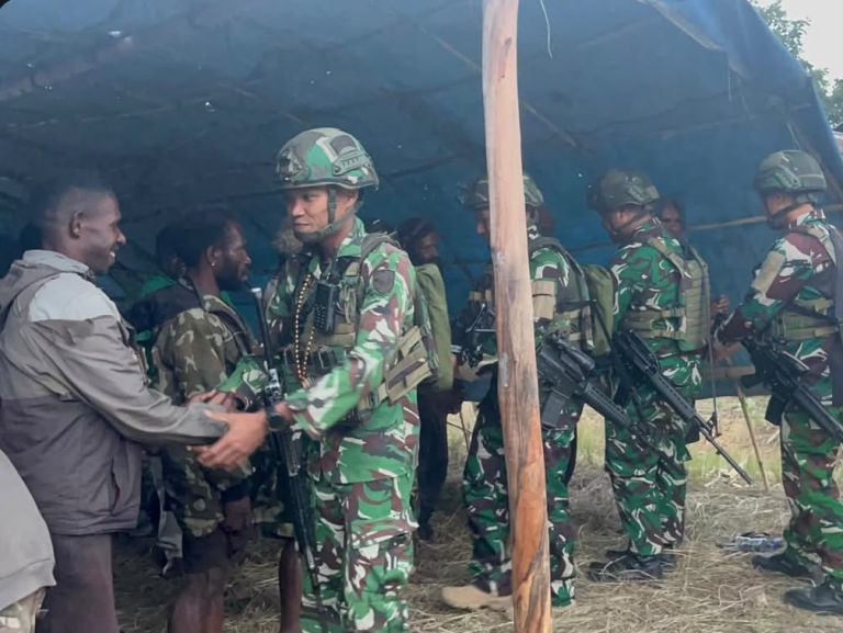 Tokoh Masyarakat Distrik Napua Berpulang, Dankipur 1 Satgas Yonif 645/Gty Sampaikan Duka Cita