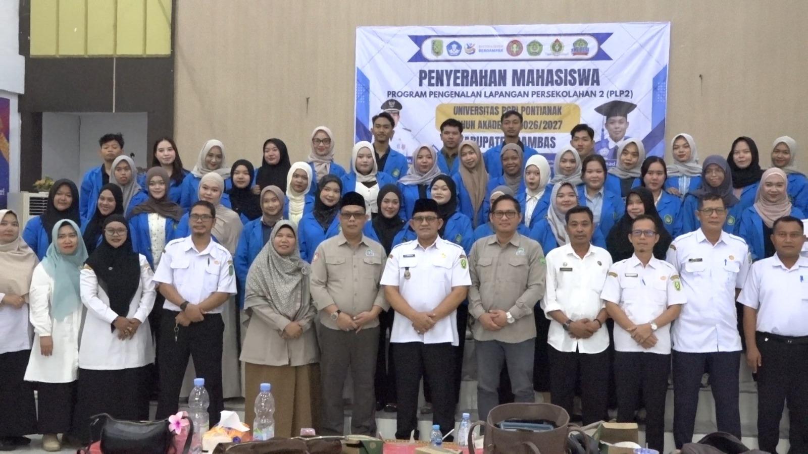 Wabup Heroaldi Lepas 42 Mahasiswa PLP2, Tiga Bulan Praktik di Sekolah Sambas