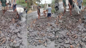 Lewat Swadaya, Warga Sarang Burung Danau Berupaya Atasi Jalan Rusak