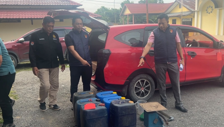 Tangki Siluman Terbongkar di Sambas, Dua Tersangka Penyalahgunaan BBM Subsidi Diamankan